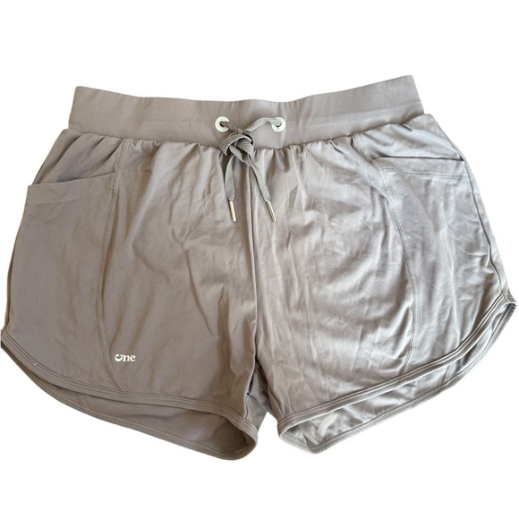 Women's light grey Shorts - Picture 2 of 5
